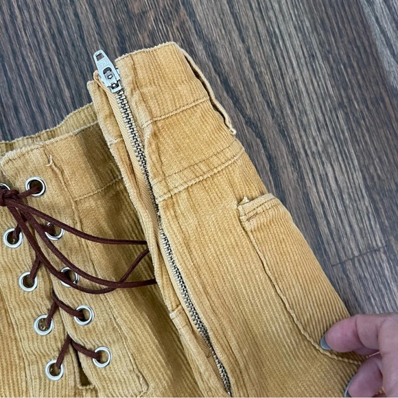 Somedays Lovin’ yellow corduroy tie front high waist shorts size 5 NWT - Picture 6 of 10